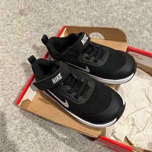 Nike Kids Black and White Velcro Athletic Sneakers